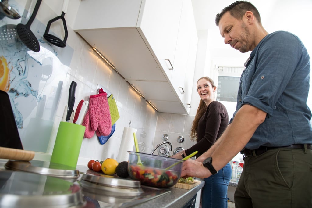 Wer den Nieren etwas Gutes tun möchte, setzt beim Kochen auf viel Gemüse, Hülsenfrüchte und gesunde Fette.
