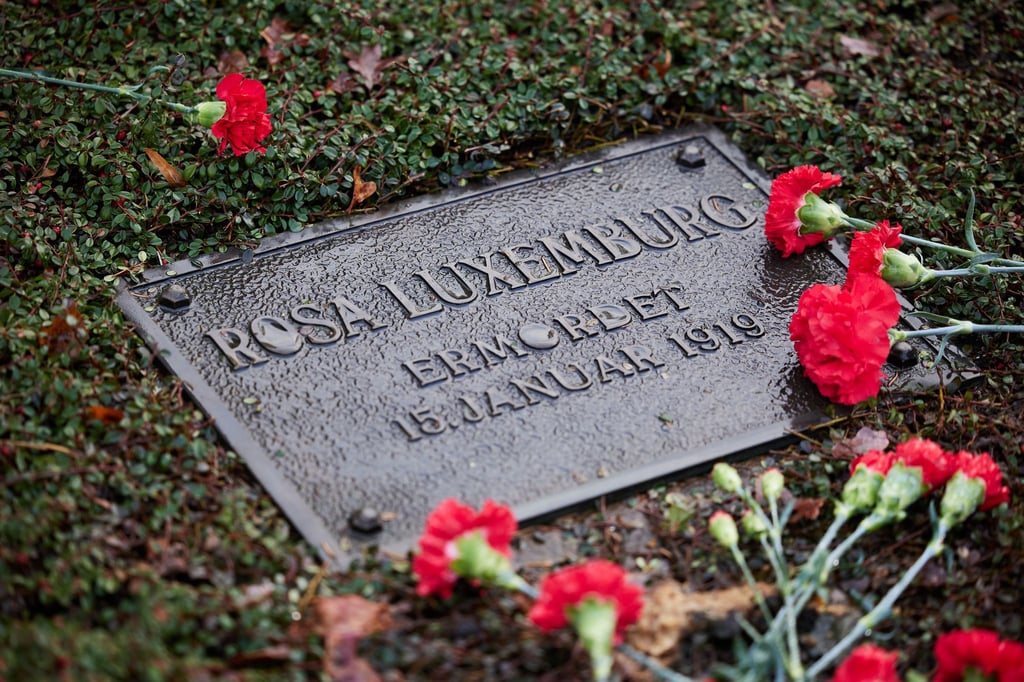 Die Metalltafel vom Grab Rosa Luxemburgs wurde gestohlen, Hinweise auf Tatverdächtige gibt es noch nicht. (Archivfoto)