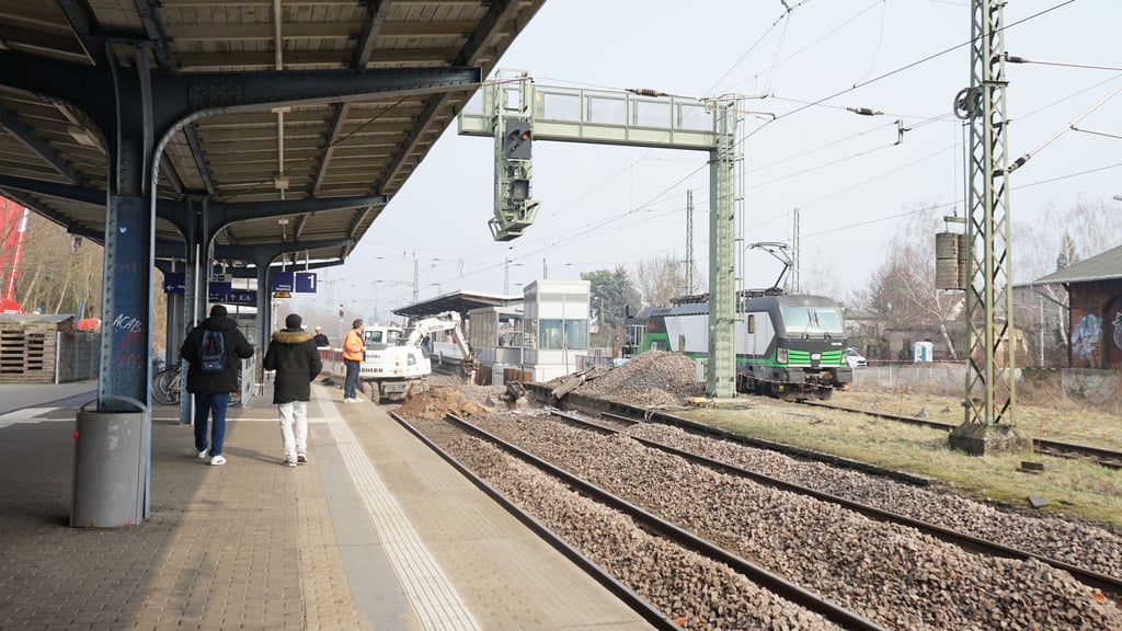 Am Wolmirstedter Bahnhof wird gebaut.