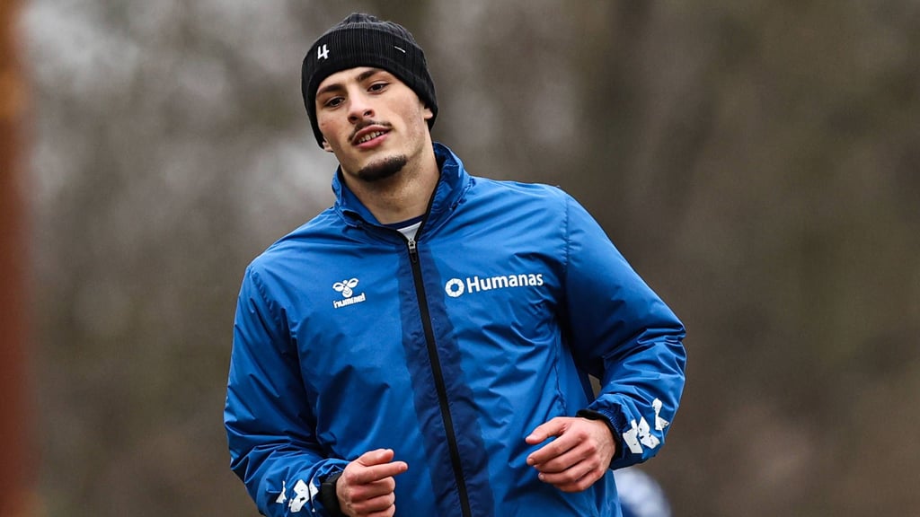 Mit seiner Roten Karte nach Abpfiff des Oberliga-Spiels gegen Einheit Rudolstadt hat sich Eldin Dzogovic beim 1. FC Magdeburg keinen Gefallen getan.