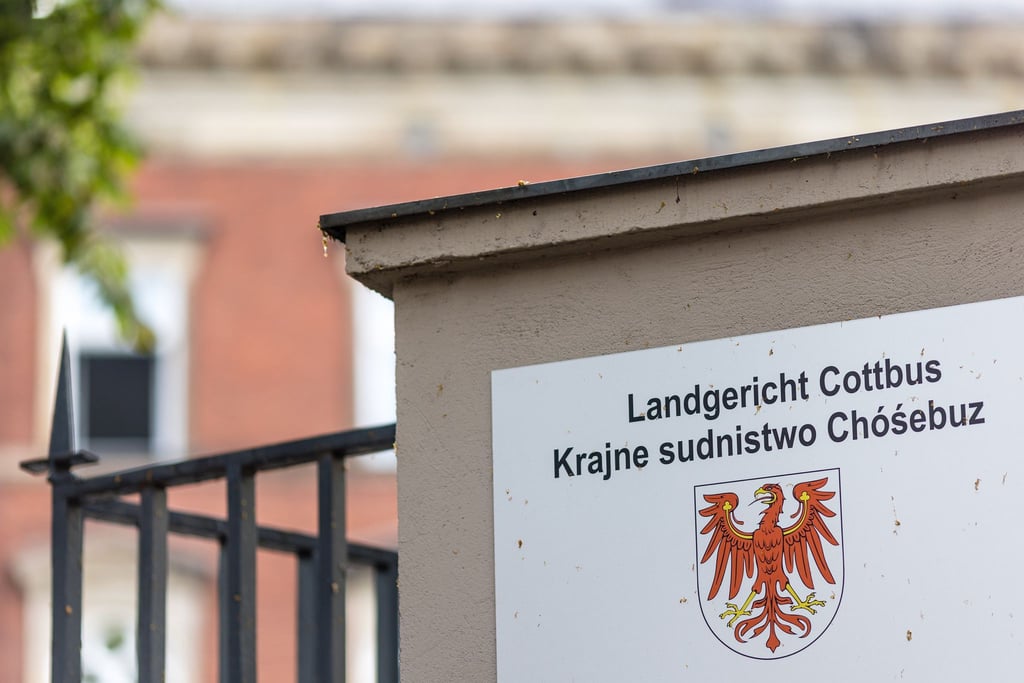 Am Landgericht in Cottbus wird gegen einen 44-Jährigen wegen mutmaßlichen Mordes an seiner Stieftochter verhandelt. (Symbolbild)