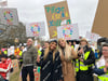 Prominente Unterstützerinnen:  Patricia Blanco und Annemarie Eilfeld bei der Demonstration des Bündnisses "Zukunft Pflege" in Halle