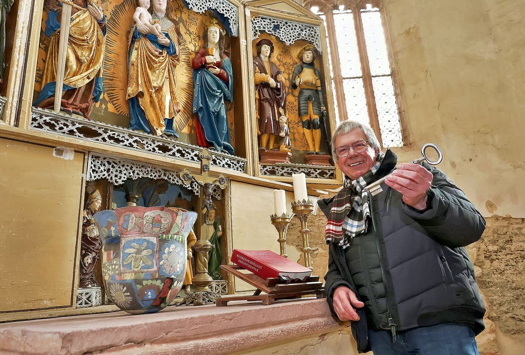 Frank Wrba öffnete schon vielen Gästen die Türen zur St. Ägidiuskirche in Hergisdorf.