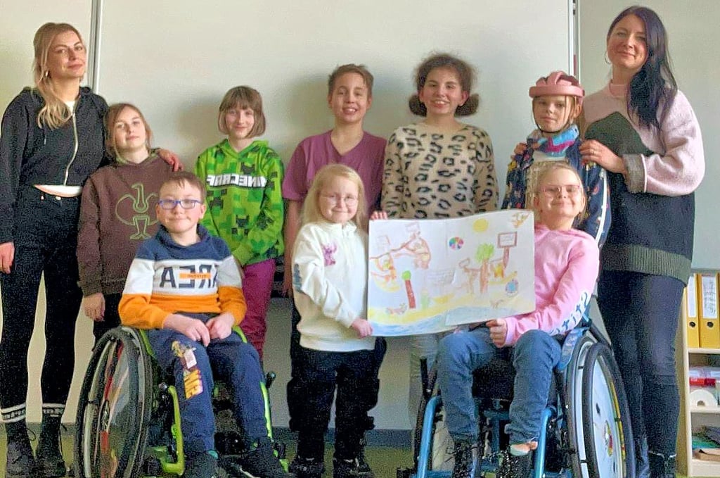 Kinder der Magdeburger Förderschule „Am Sternsee“ wollen sich für das Wohl der Affen im Magdeburger Zoo einsetzen. Gemeinsam haben sie einen Brief an die Oberbürgermeisterin geschrieben, ein Plakat gestaltet und wollen mit einem Kuchenbasar Geld sammeln.