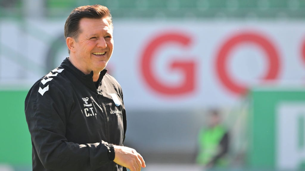 Christian Titz mischt mit seinem Team im Aufstiegsrennen mit und hat Verständnis für die Aufstiegsträume rund um den 1. FC Magdeburg.