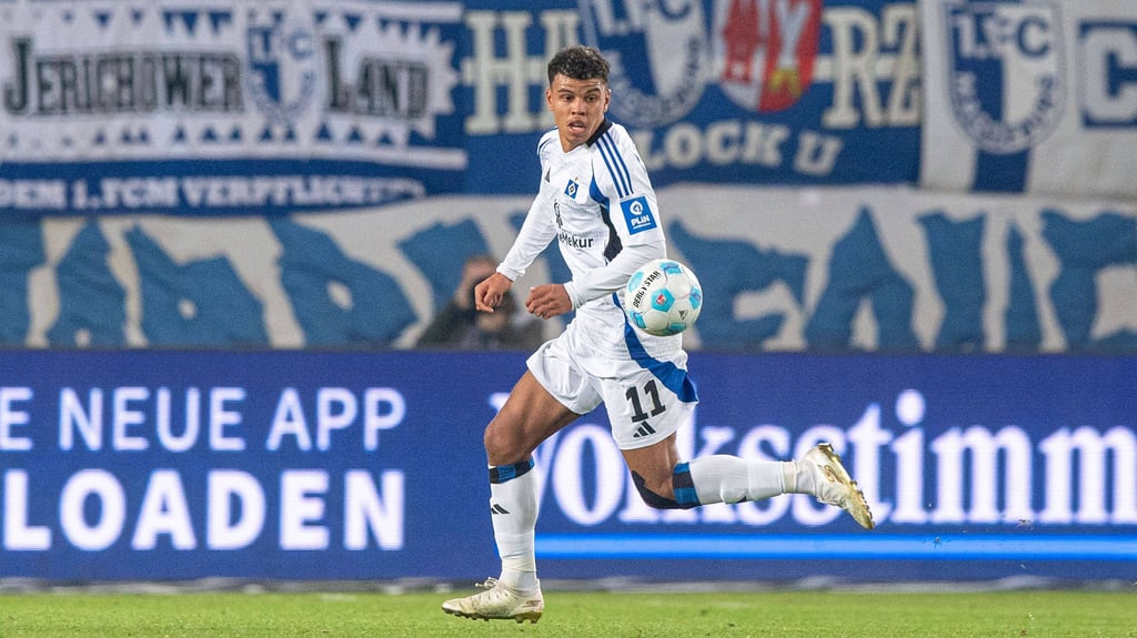 HSV-Stürmer Ransford Königsdörffer war beim 3:0-Sieg gegen den 1. FC Magdeburg der überragende Mann auf dem Rasen.