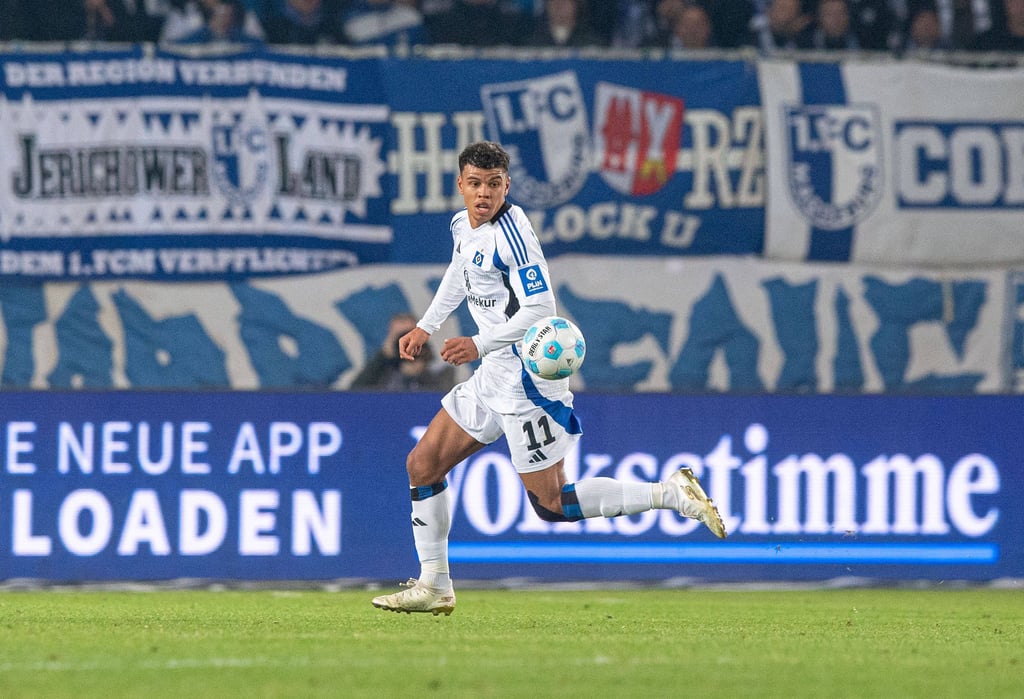 HSV-Stürmer Ransford Königsdörffer war beim 3:0-Sieg gegen den 1. FC Magdeburg der überragende Mann auf dem Rasen.