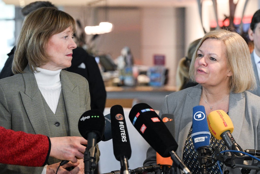 Zu einem fairen Ergebnis für alle Seiten gehört laut der Innenministerin, „dass man mit einem Angebot auf die Arbeitnehmerseite zugeht“.