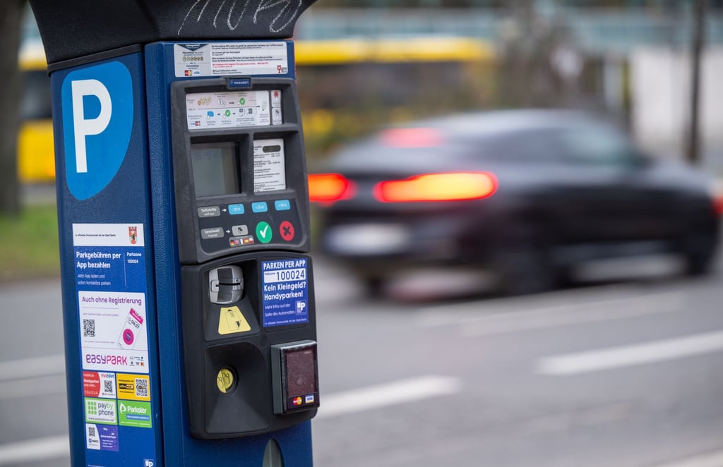 An Parkautomaten werden mit falschen QR-Codes Daten gesammelt. (Symbolbild)