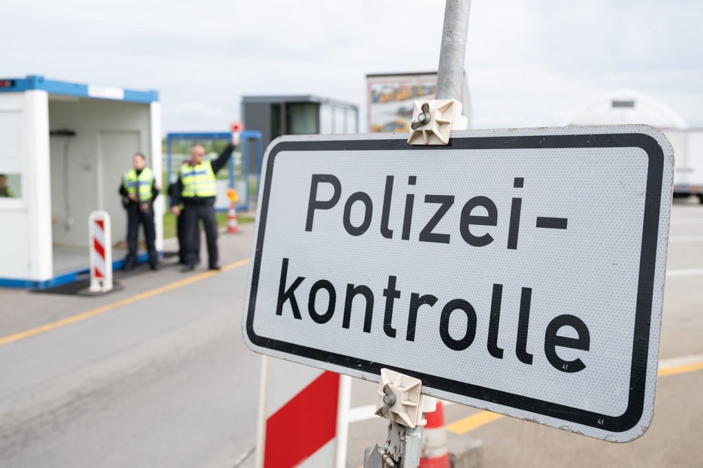 Bei der Kontrolle eines 69-Jährigen am Grenzübergang in Reitzenhain stellten Polizisten gleich mehrere Vergehen fest (Symbolbild).