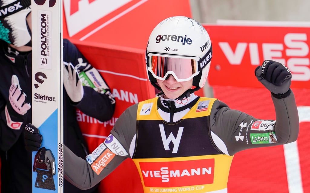 Die Slowening Nika Prevc hat im norwegischen Vikersund den Frauen-Weltrekord im Skispringen auf 236 Meter verbessert.