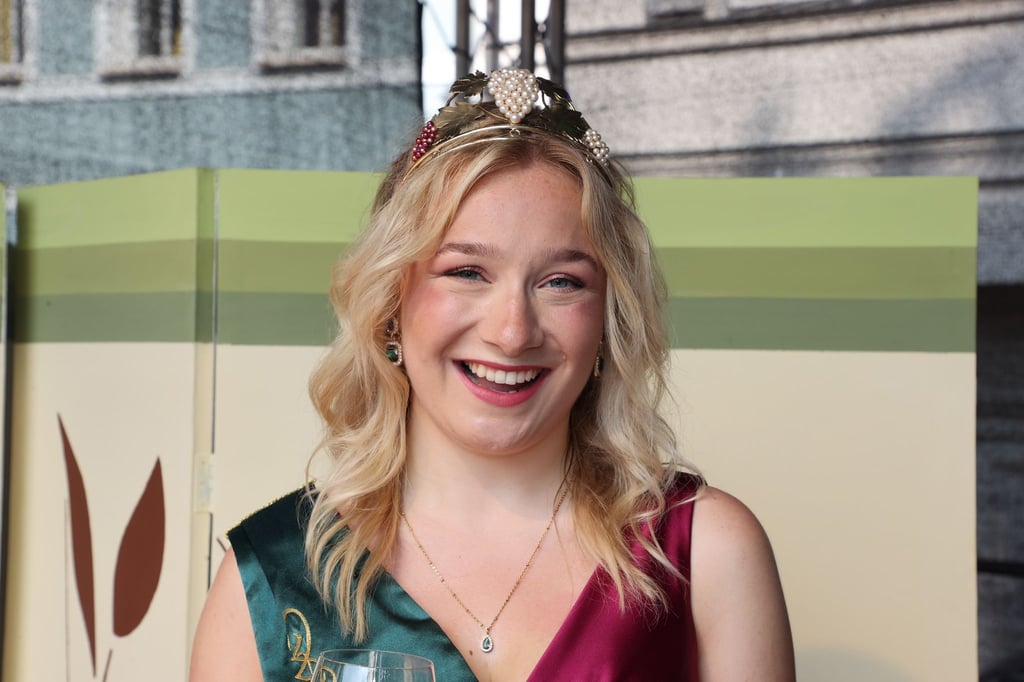 Die 54. Gebietsweinkönigin von Saale-Unstrut ist Emma Meinhardt.