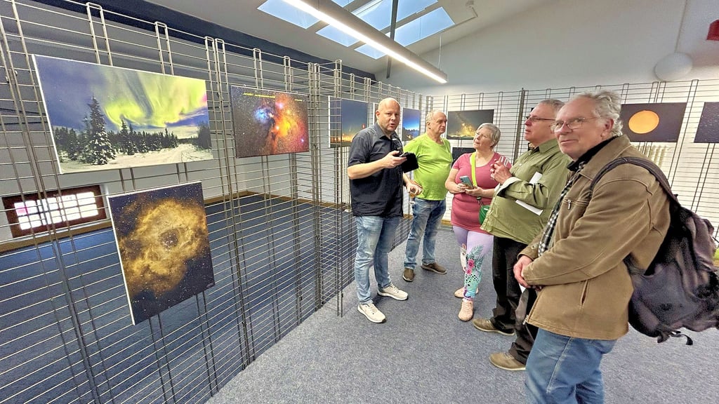 Die Ausstellung „Faszination Sternenhimmel“ zeigt detailreiche Aufnahmen, die mit aufwendiger Technik und Geduld entstanden sind.