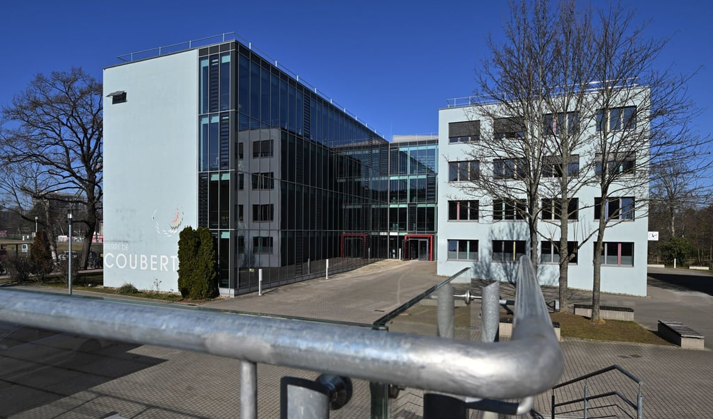 Das Pierre-de-Coubertin-Gymnasium Erfurt, eine Sportschule, gehört zu den zehn staatlichen Internaten in Thüringen.