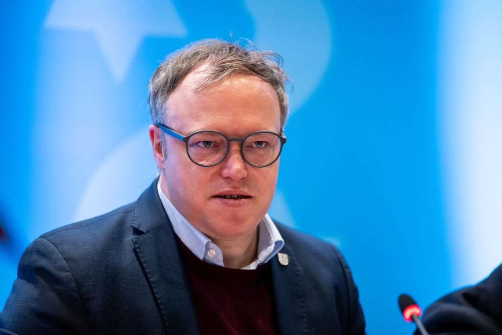 Thüringens Ministerpräsident Mario Voigt (CDU) hält einen Ostbeauftragten der Bundesregierung weiter für notwendig. (Archivbild)