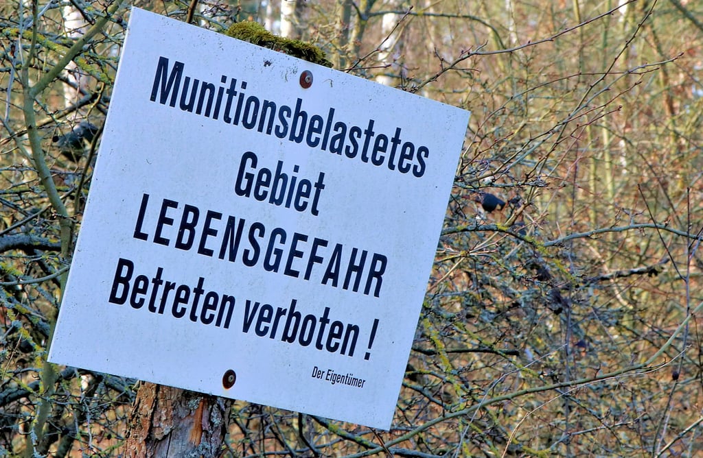 Dieses Warnschild ist am ehemaligen Schießplatz bei Körbelitz zu finden. Noch ist das Areal nicht zugänglich.