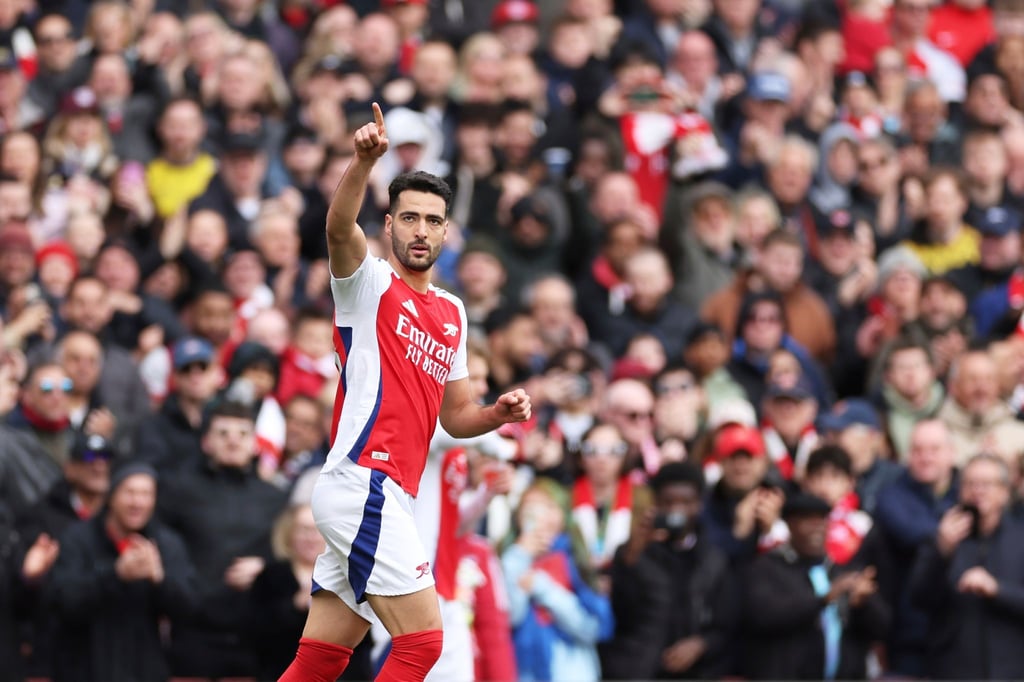 Torschütze Mikel Merino jubelt.