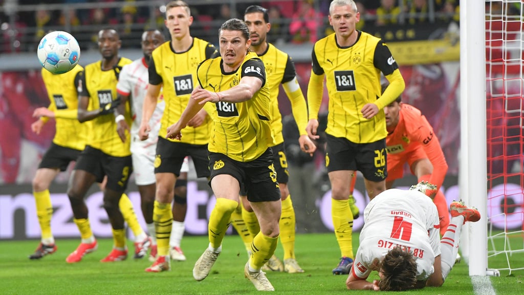 Ex-RB-Kapitän Marcel Sabitzer im Trikot des BVB kurz vor seiner verletzungsbedingten Auswechslung