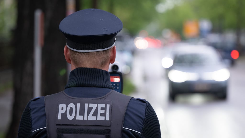 Polizei erwischt Raser auf der L85 bei Ballenstedt.