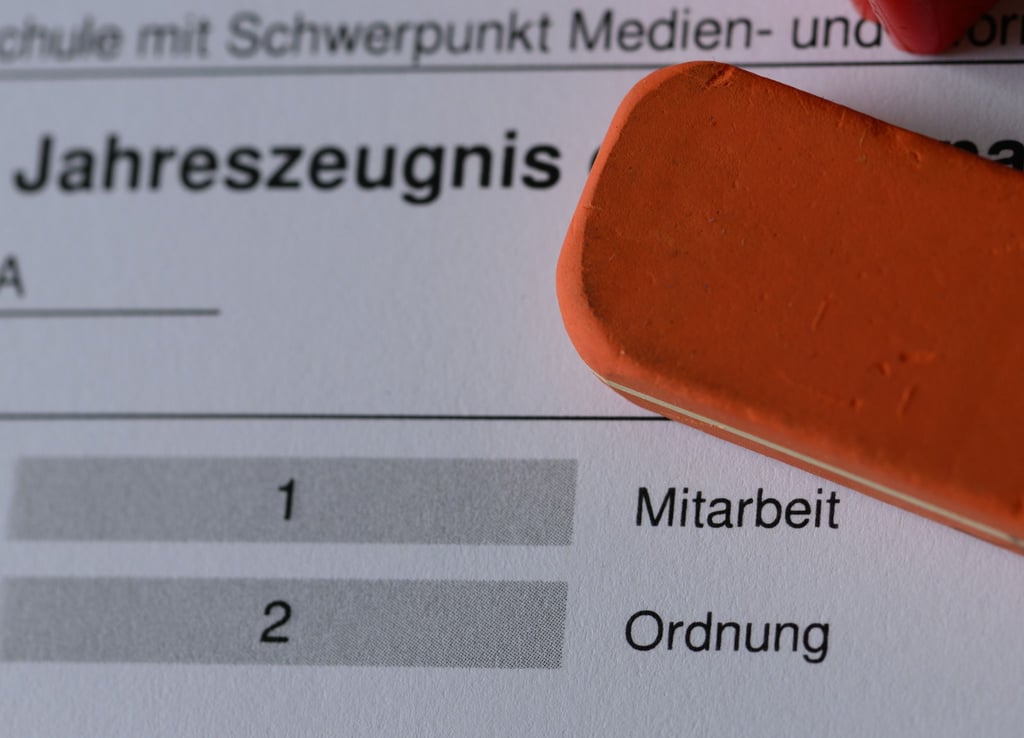 In Thüringen sollen bis Klasse acht wieder Kopfnoten eingeführt werden. (Symbolbild)