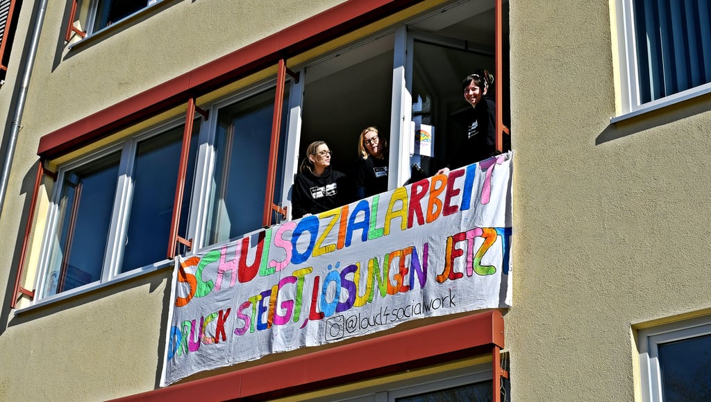 Auch Stephanie Daul, Ellen Tennemann und Janet Gudella (v.l.) kämpfen für eine dauerhafte Finanzierung der Schulsozialarbeit in Sachsen-Anhalt und auch in Zerbst, die ihrer Meinung nach unerlässlich ist.