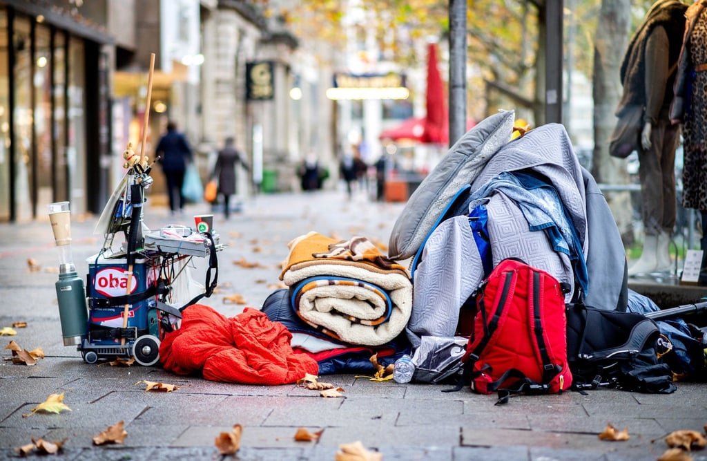 Um Obdachlose unterzubringen, will die Stadt Hannover die Zahl der Plätze in Wohnungen und Wohnprojekten erhöhen, die Zahl der Plätze in Gemeinschaftsunterkünften soll sinken. (Symbolbild)