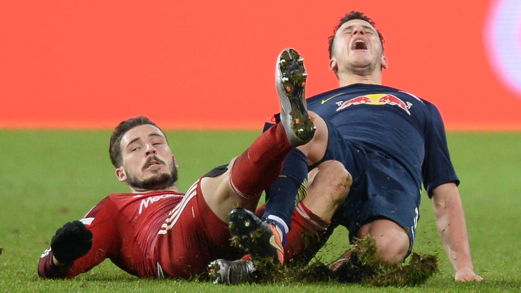 Das tat weh in Ingolstadt: Historische erste Bundesliga-Niederlage für RB, Mathew Leckie gegen Diego Demme.