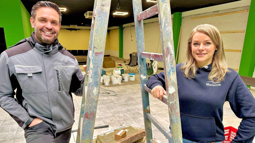 Melanie und Oliver Göttert eröffnen am 5. April das Fitness-Studio „fit+“. Zuvor war hier ein Spielwarenfachgeschäft ansässig.