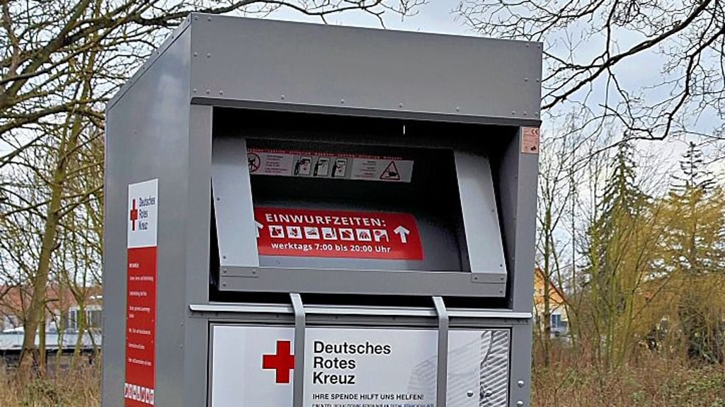 Ein Altkleidercontainer des DRK am Schartweg in Sangerhausen. Er soll nun wie andere abgebaut werden.
