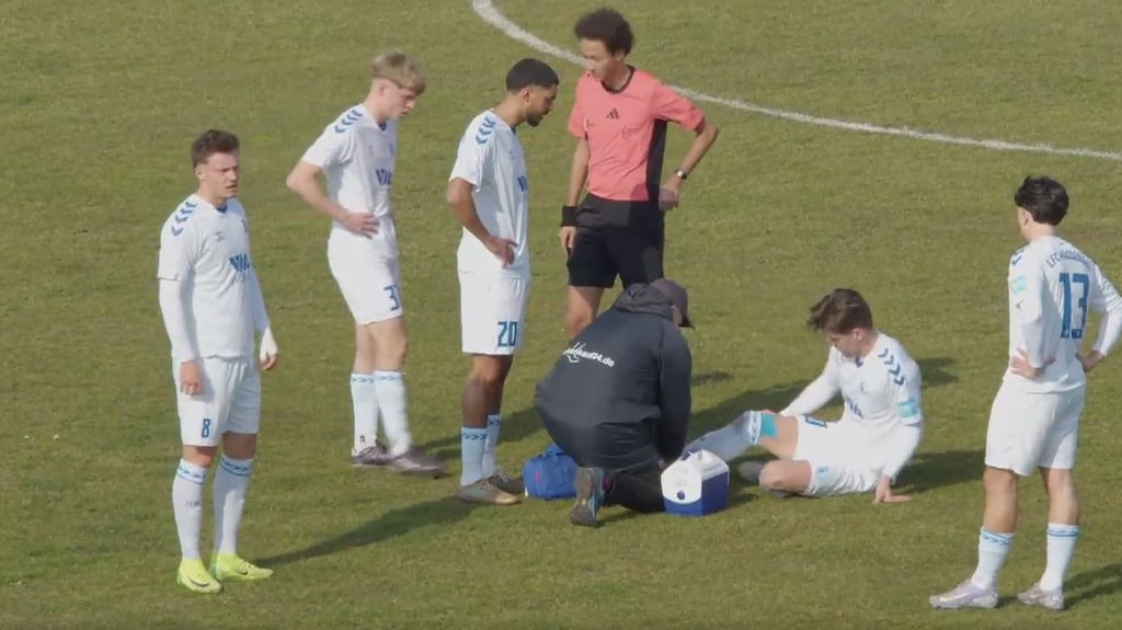Der 1. FC Magdeburg II hat am Sonntag 2:1 beim VfL Halle 96 gewonnen. Dabei verletzte sich aber Stürmer Enis Bytyqi an der Wade.