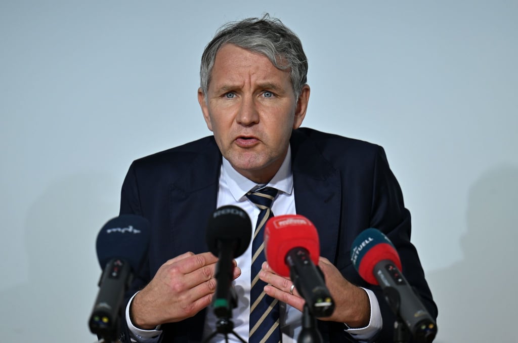 Thüringens AfD-Fraktionschef Björn Höcke kündigt ein Sonderplenum zur geplanten Grundgesetzänderung an. (Archivbild)