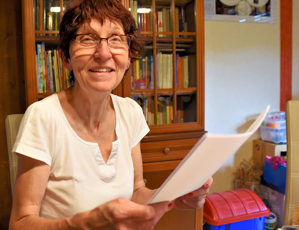 Karin Keller aus Klein Rosenburg ist umtriebige Vorsitzende des Burg- und Heimatvereins. Für ihren beständigen Einsatz ist sie nun ausgezeichnet worden.
