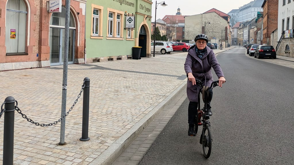 Wie hier in der Klosterstraße sind fast alle Einbahnstraßen der Weißenfelser Innenstadt für den beidseitigen Radverkehr freigegeben.