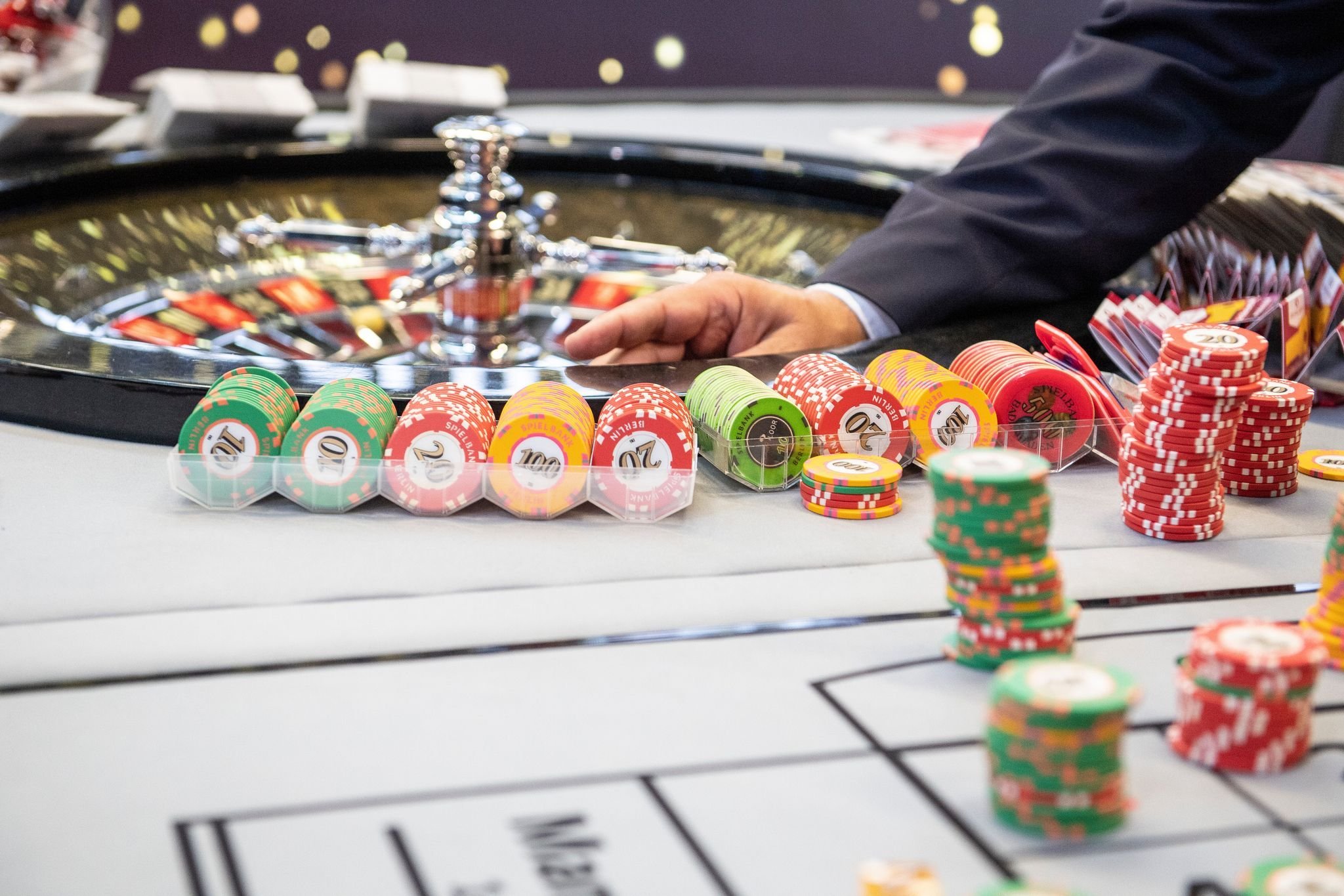 Expertin klärt auf: Lotto, Quizshow, Glücksspiel: Muss ich Gewinne versteuern?
