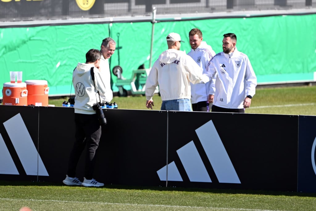 Niclas Füllkrug kam beim Training der Nationalmannschaft vorbei.