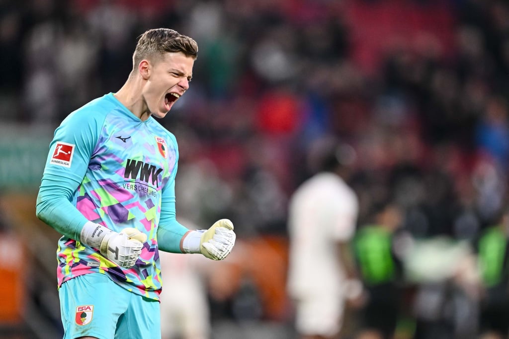 Hat bei den Trainern der Nationalmannschaft auf sich aufmerksam gemacht: Augsburg-Torwart Finn Dahmen.