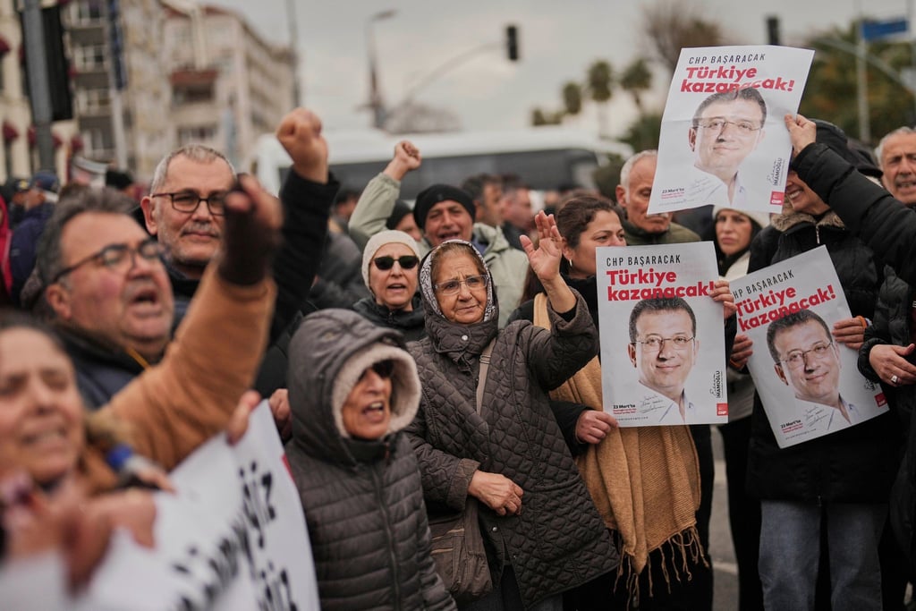 Protest gegen die Festnahme in Istanbul.