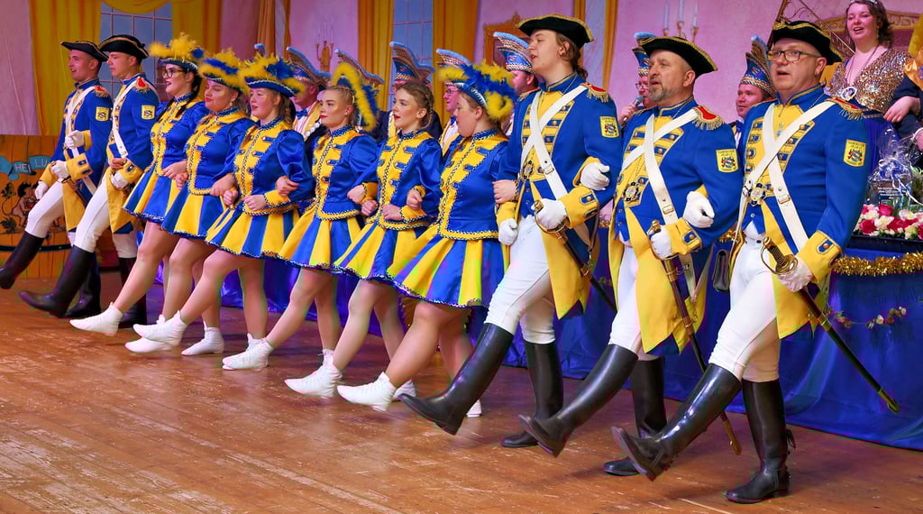 Der Karnevalsklub Gölzau ließ es zu seiner Jubiläumsveranstaltung anlässlich des 70-jähriges Bestehens im Kultur-und Sportzentrum richtig krachen.
