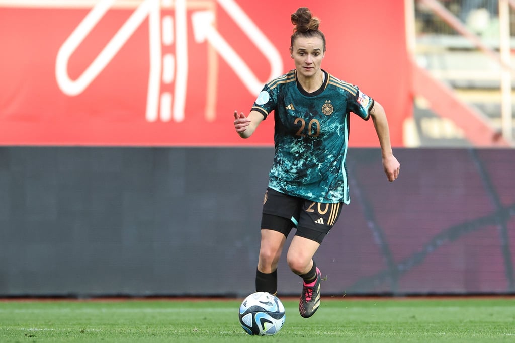 Mittelfeldspielerin Lina Magull hat ihre Karriere in der Nationalmannschaft beendet.