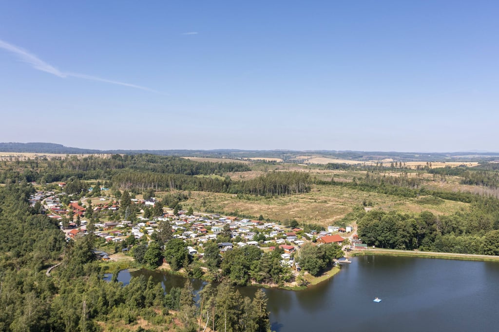 Der Ferienpark Birnbaumteich liegt idyllisch im Unterharz.