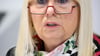 Innensenatorin Iris Spranger will etwas vom Milliardenkuchen abhaben für Polizei und Feuerwehr.