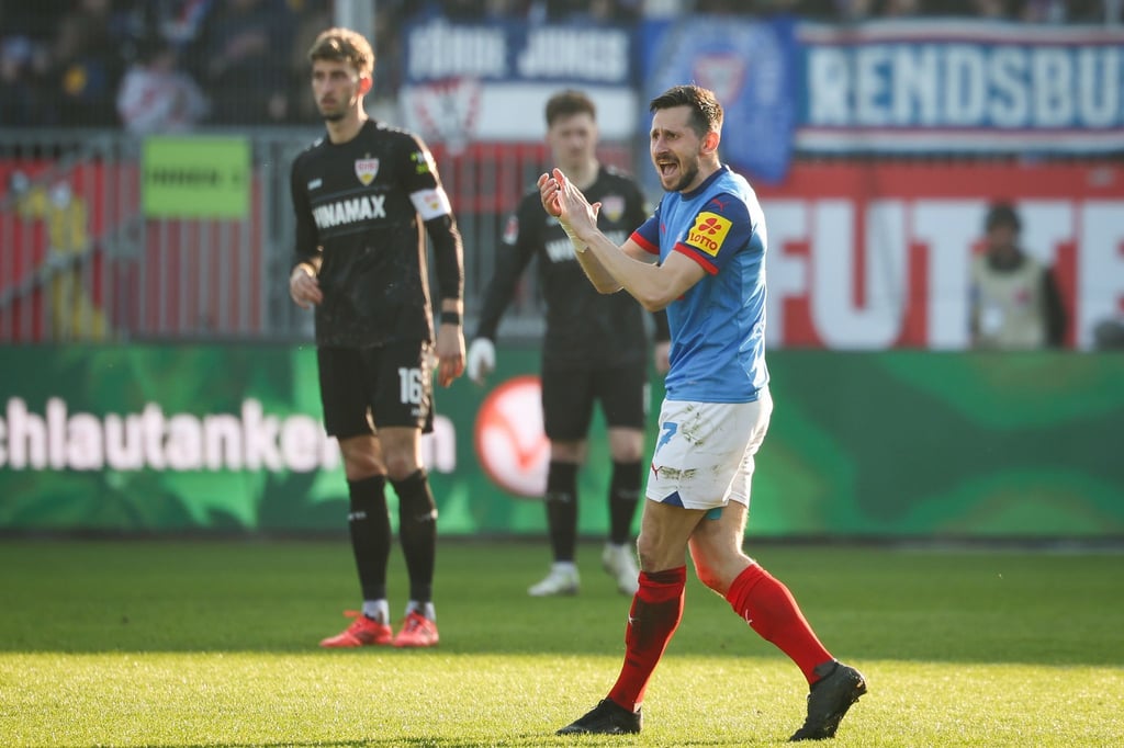 Hatte im Testspiel gegen Braunschweig Pech mit einem 45-Meter-Schuss: Steven Skrzybski.