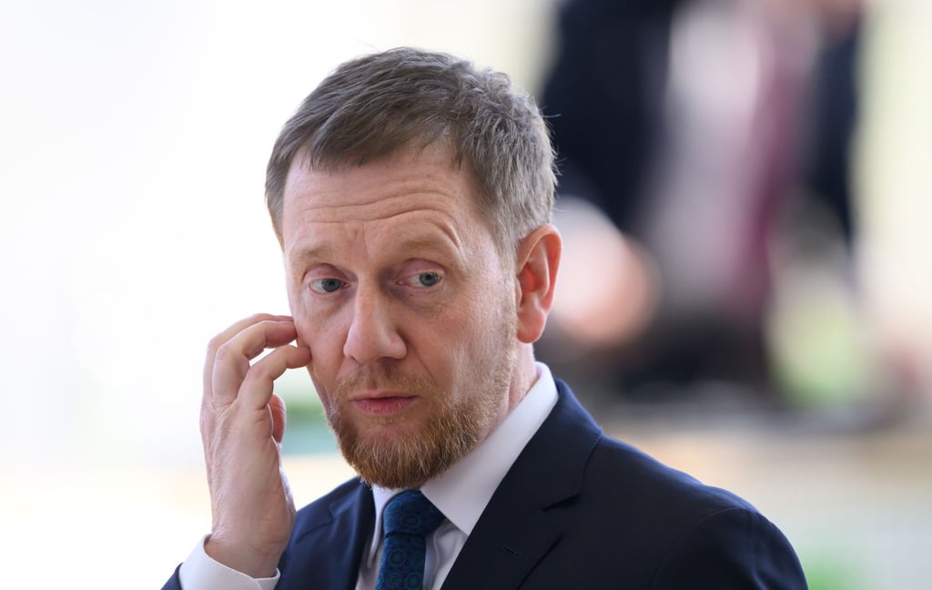 Sachsens Ministerpräsident Michael Kretschmer steht zum Milliarden-Finanzpaket für Verteidigung und Infrastruktur. (Archivbild)