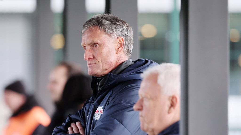 Sven Mewes (links) ist nach einem Jahr wieder entlassen.