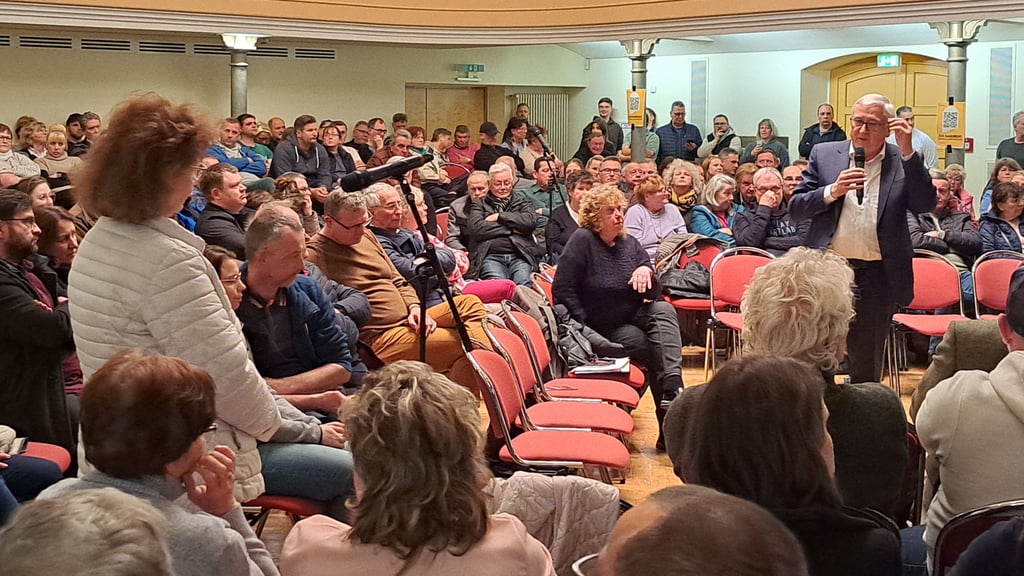 Hunderte Bürger sind am vergangenen Montag zu einer Informationsveranstaltung zum möglichen Gefängnis-Neubau in Weißenfels gekommen.