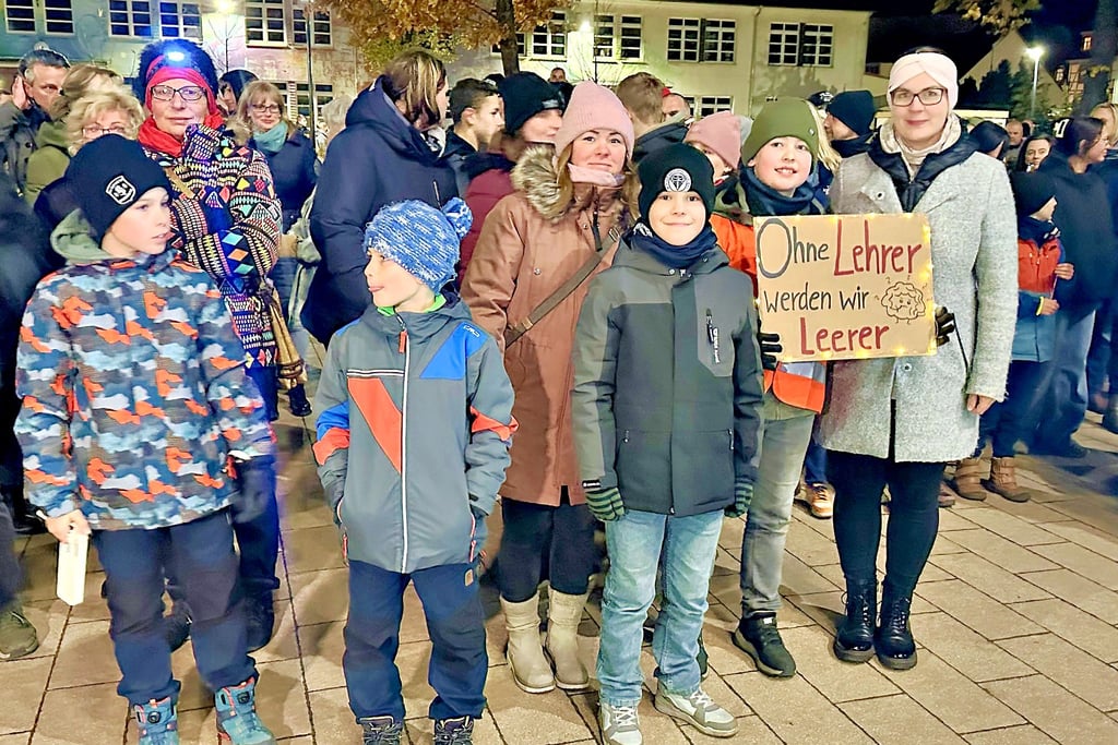 Der Bildungsmarsch im November 2024 machte auch auf dem Hof des Burger Gymnasiums Halt. Jetzt folgt eine Neuauflage des Protestes.