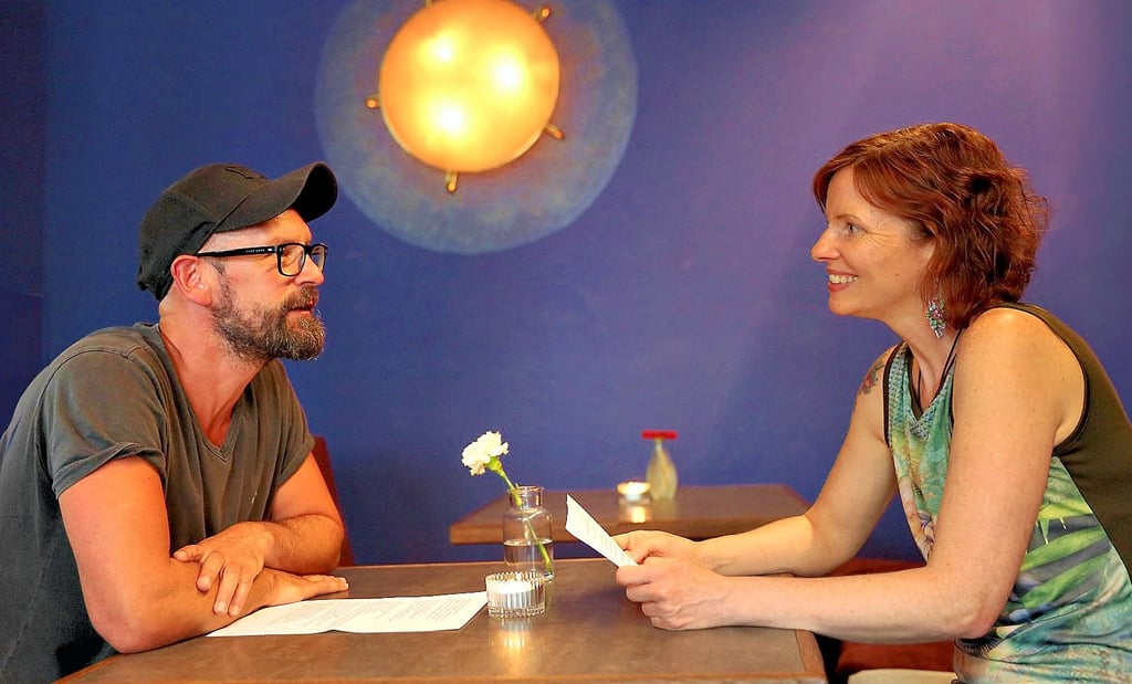 Fünf Minuten, um den Gegenüber kurz kennenzulernen. So viel Zeit haben die Singles beim Speeddating.