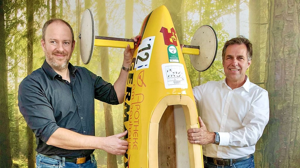 Martin Grünthal (re.) und Matthias Brief wollen das Dessauer Seifenkistenrennen wiederbeleben und freuen sich über zahlreiche Unterstützer.