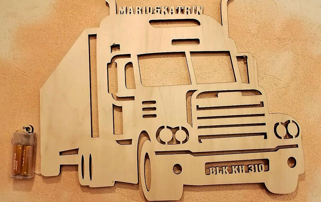 Auch die vier Kinder aus früheren Beziehungen der Eheleute Transchel verstehen sich prima – und haben Trucker Mario und seiner Katrin dieses Geschenk gemacht.