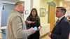 Ballenstedts Bürgermeister Michael Knoppik (l.) im Gespräch mit Landrat Thomas Balcerowski und Kristin Rost von der kaufmännischen Leitung der Evangelischen Stiftung Neinstedt. 